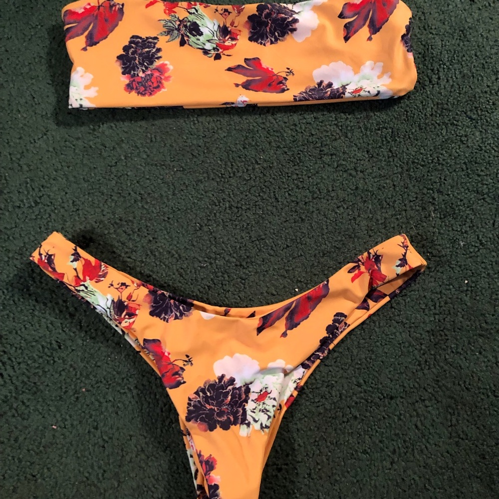 Cheeky floral bikini